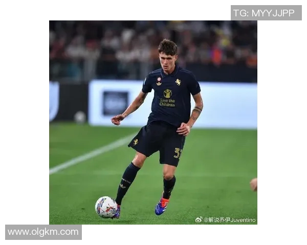 意甲联赛重磅消息：尤文图斯签下新生代天才球星，引发球迷热议